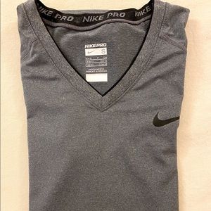 NWOT Nike Pro V-Neck training top.  Charcoal gray heather.  Size Small